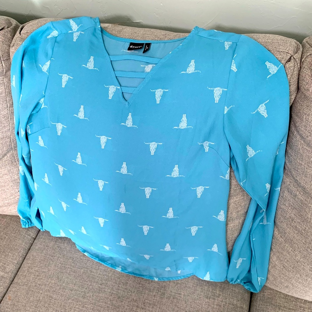 Cruel Girl Buffalo Skull Print Shirt, size M